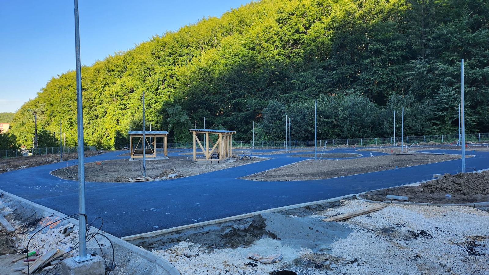 Punerea în aplicare a unor tehnici de asfaltare ecologică pentru drumurile din zona de conservare naturală 2 Punerea în aplicare a unor tehnici de asfaltare ecologică pentru drumurile din zona de conservare naturală 1