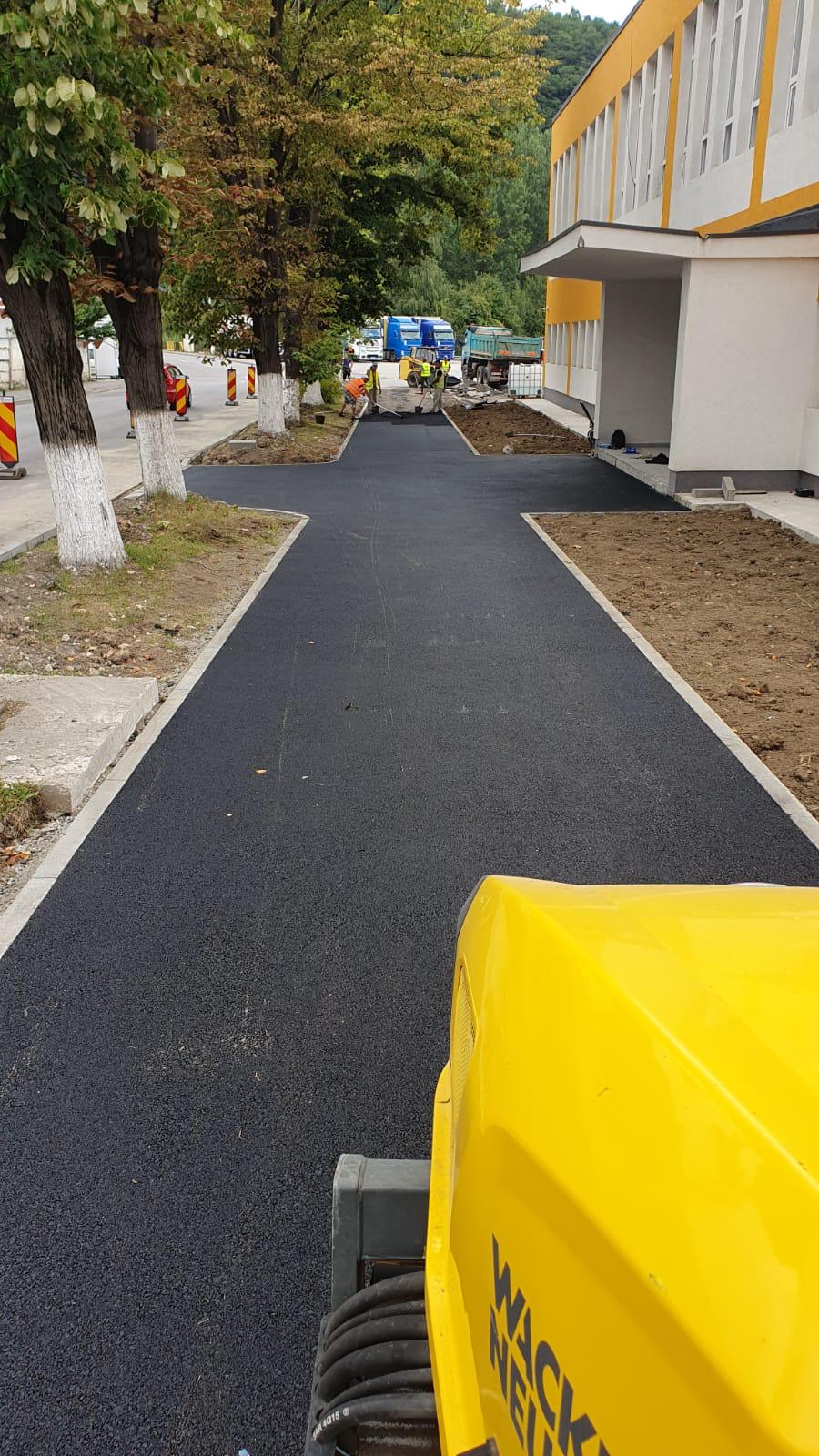 Modernizarea drumurilor din Comuna Floriile: un angajament GAM Asfaltări pentru comunitate