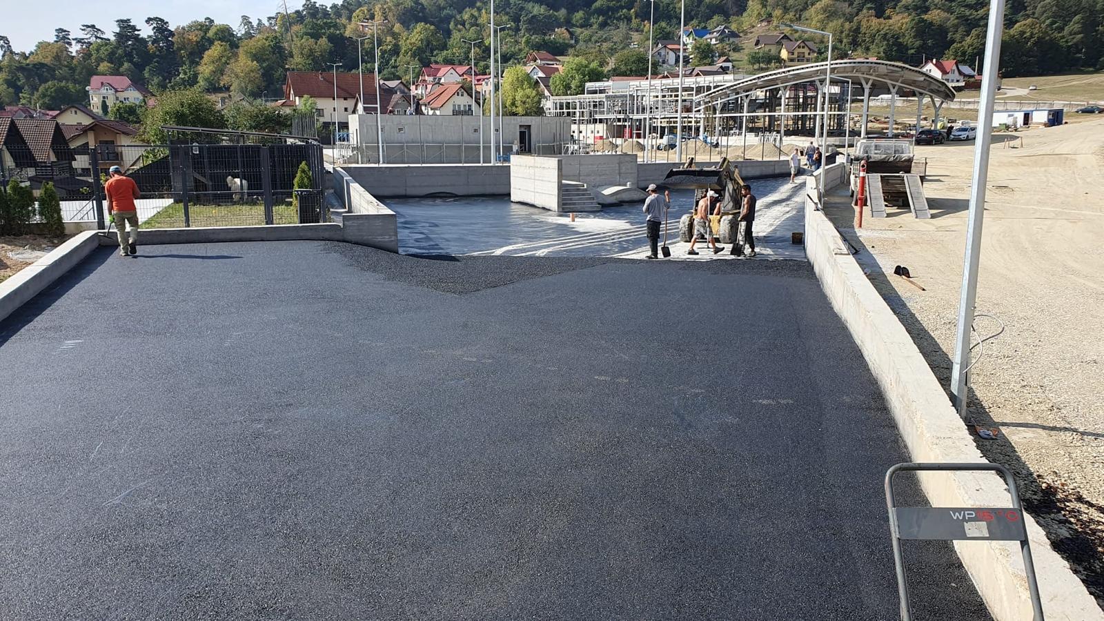 Asfaltarea eficientă a drumurilor de acces pentru noul complex rezidențial SkyView